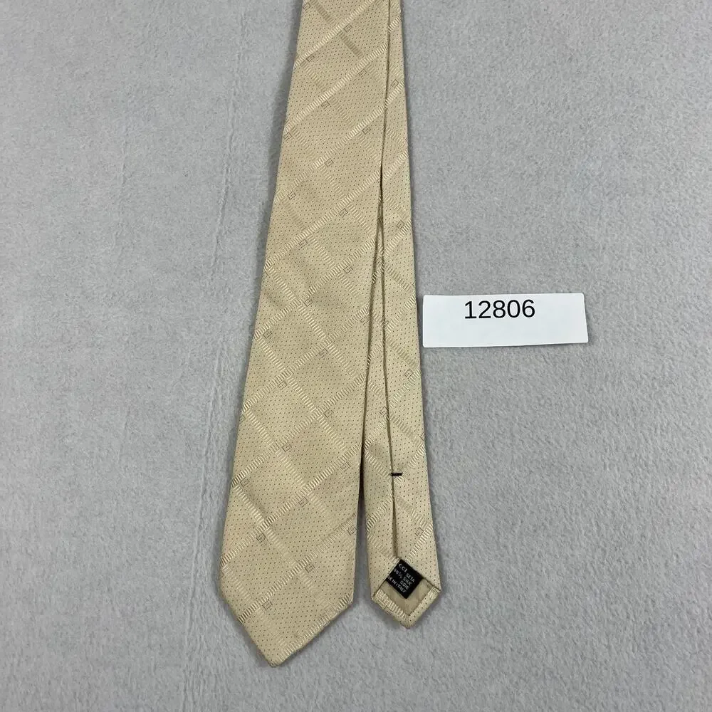 Vintage Gucci Necktie Champagne Colored Silk Geometric Classic Fit Italy